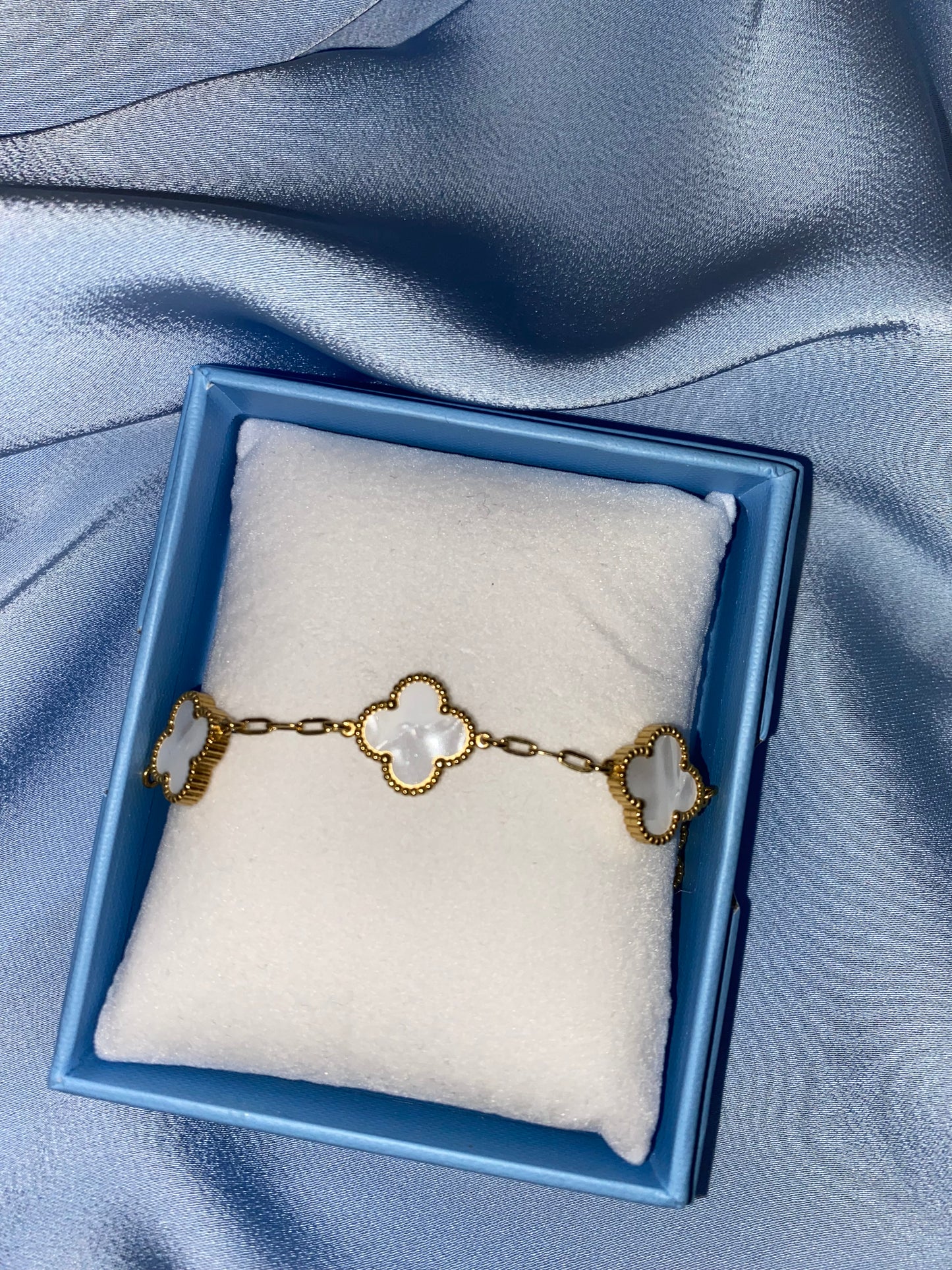 White clover gold bracelet