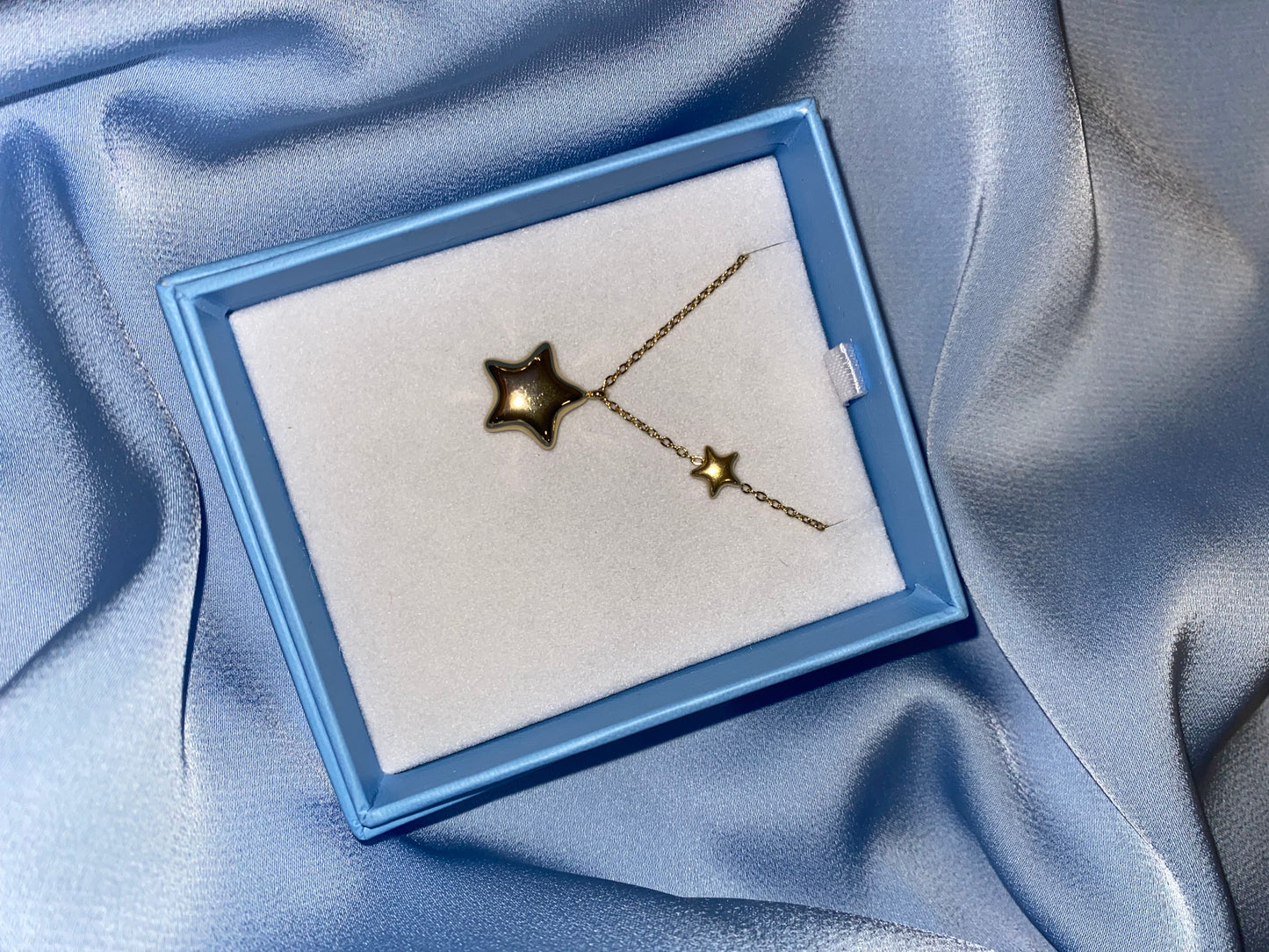 Gold star necklace