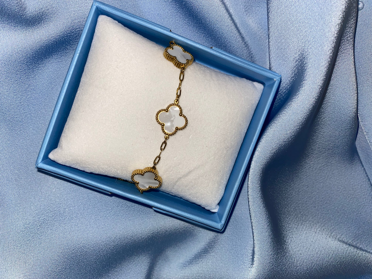 White clover gold bracelet