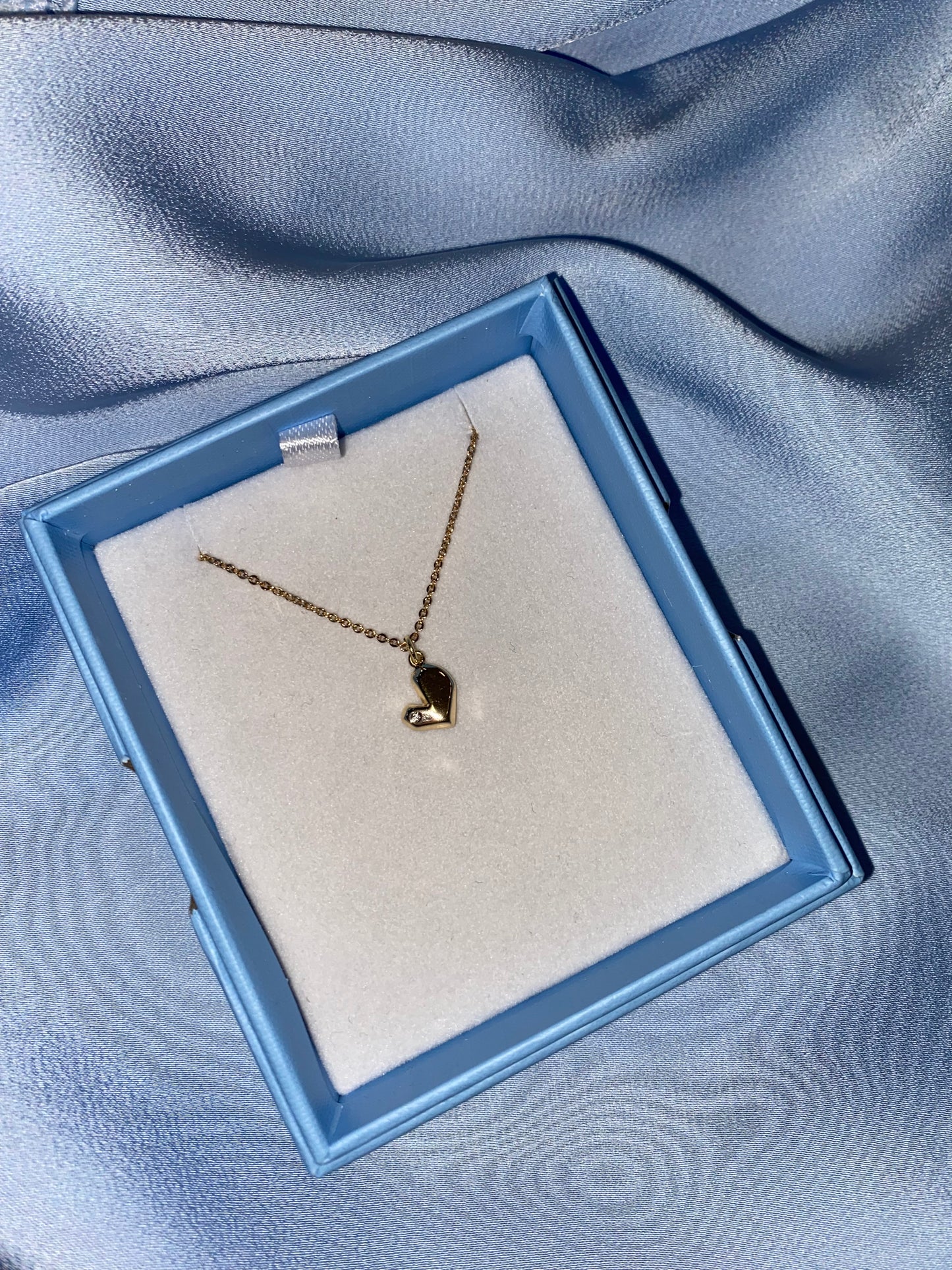 Gold heart necklace