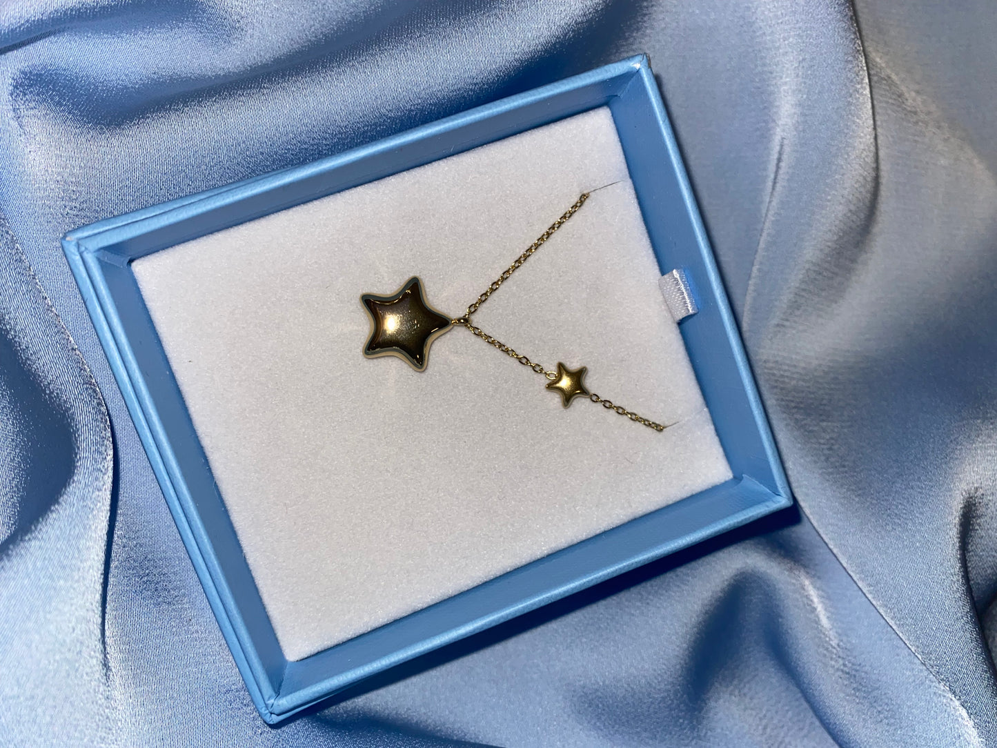 Gold star necklace