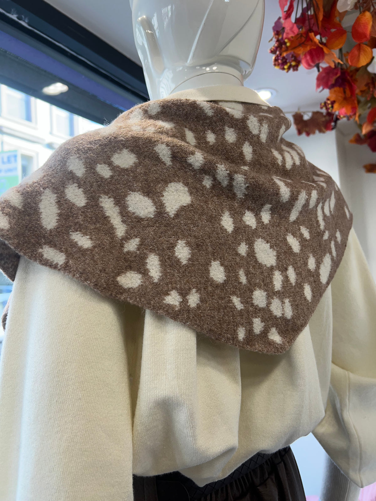 Bambi knitted neck scarf