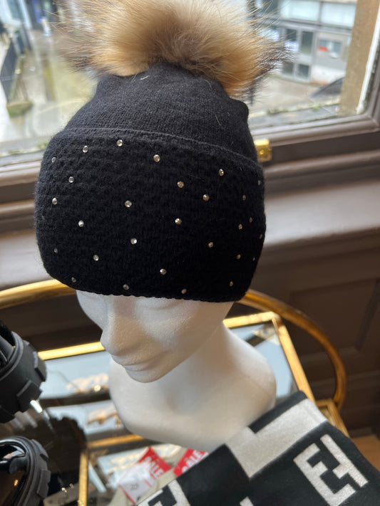 Black Pom hat